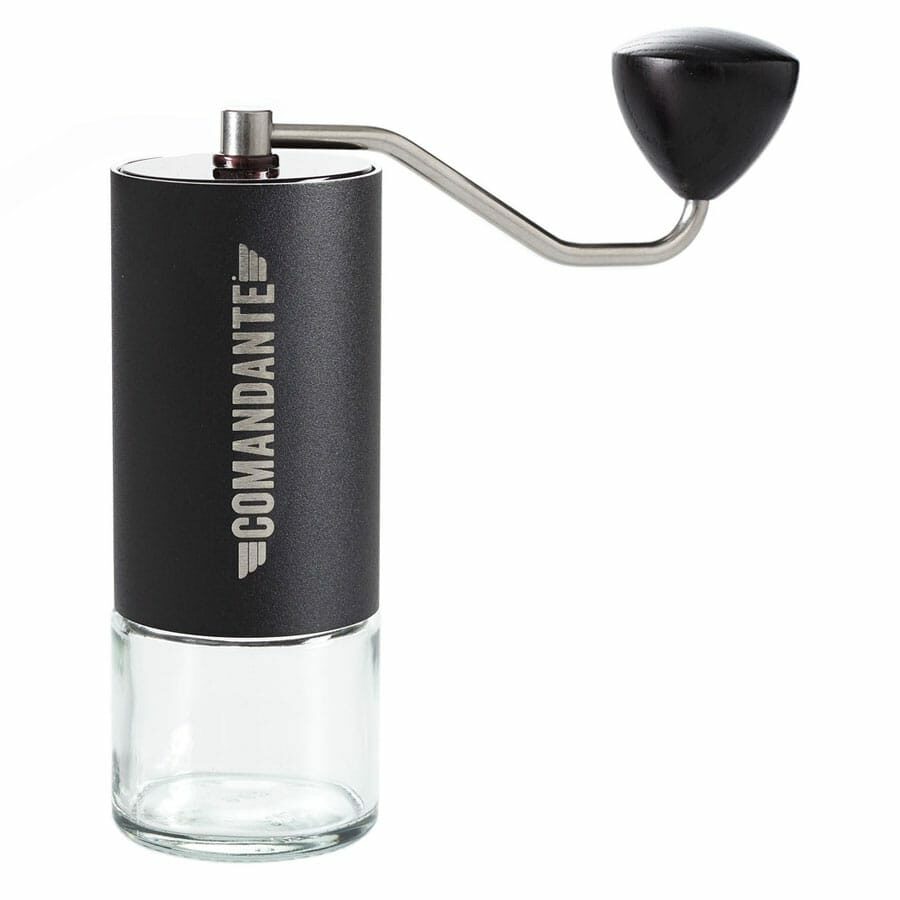 Molinillo de café manual Comandante C40 Mk4 Black con fresas cónicas de acero inoxidable martensítico con un alto contenido en nitrógeno altamente resistentes a las dentaduras.