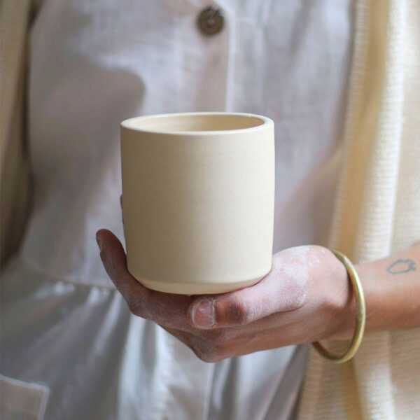 Taza Ineffable x Virgen para café con capacidad de 230ml.