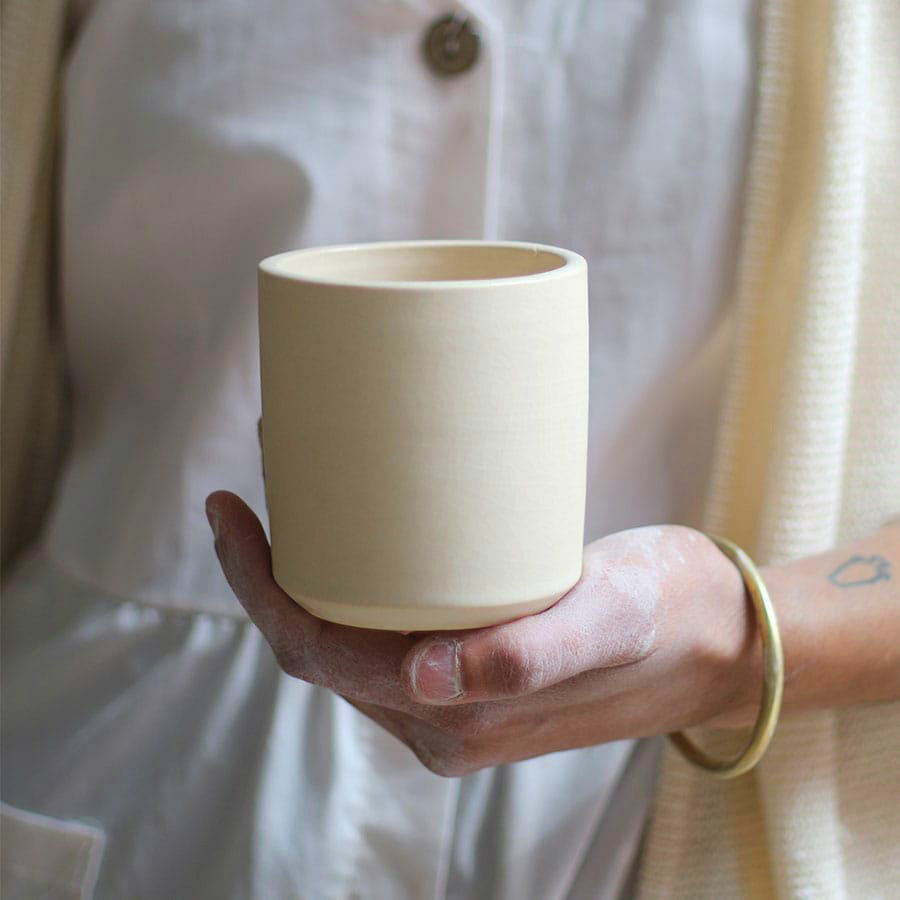 Taza Ineffable x Virgen para café con capacidad de 230ml.