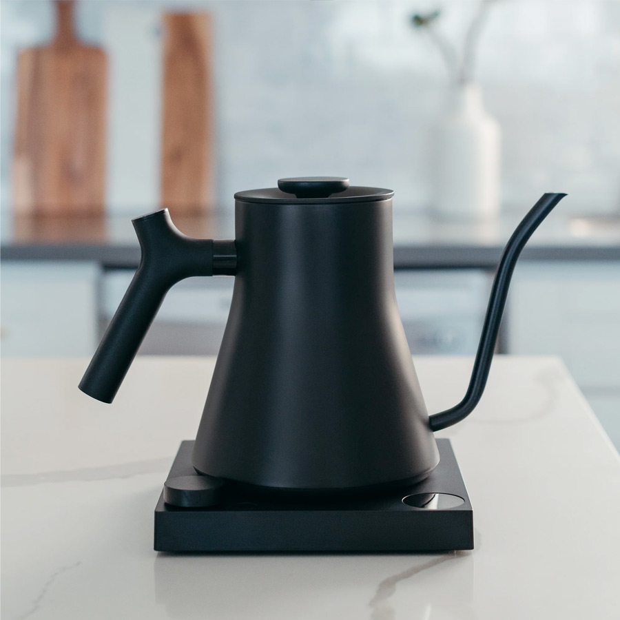 Fellow Kettle - Hervidor Eléctrico Stagg EKG PRO 4 Hervidor eléctrico con cuello de cisne negro mate fellow kettle stagg ekg pro