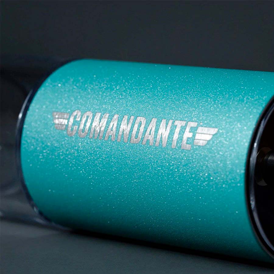 Molinillo Comandante C40 MK4 Alpine Lagoon 2 Detalle de la parte superior del cuerpo del molino comandante c40 alpine lagoon nitro blade