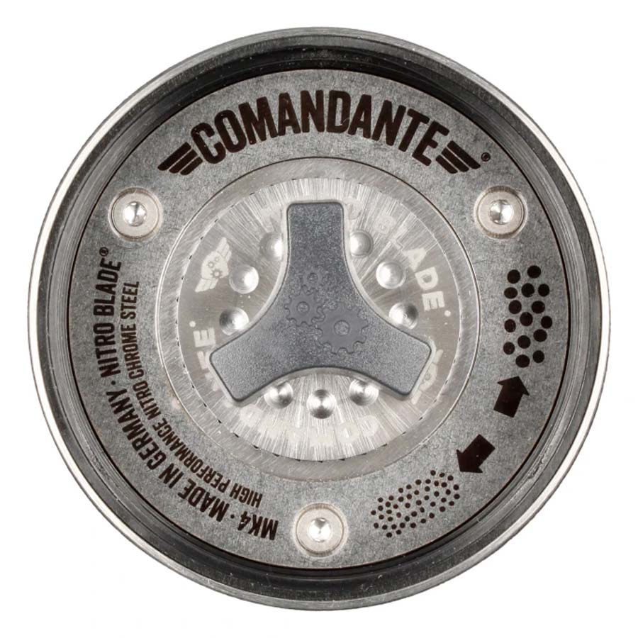 Molinillo Comandante C40 MK4 Alpine Lagoon 3 Interior del molino de café comandante c40 mk4 nitro blade