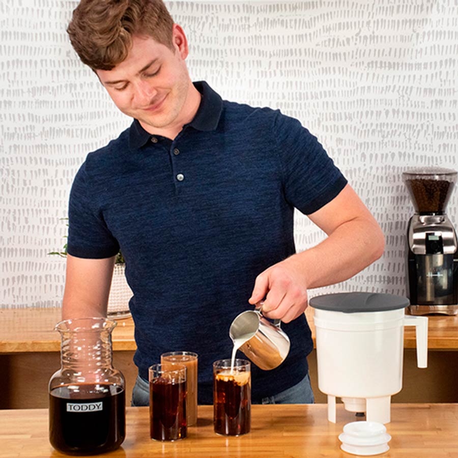 Toddy Cold Brew - Home Use 3 Haciendo café cold brew en casa con sistema toddy