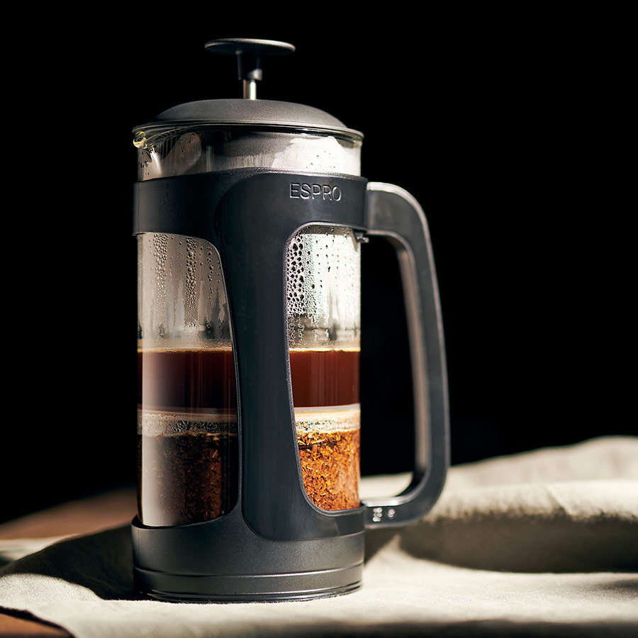 French Press P3 ESPRO 950 ml 4 Café de especialidad preparado con la French Press de la marca ESPRO color negro modelo P3