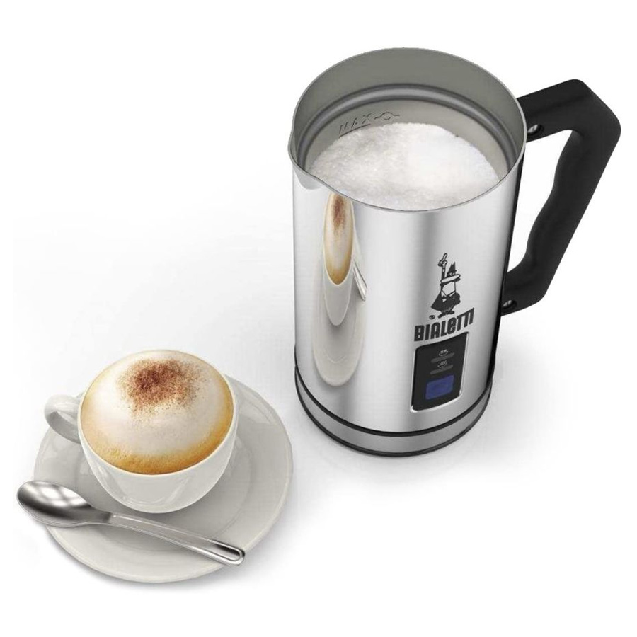 Espumador de Leche Eléctrico Bialetti MK01 - Acero Inox 4 Café capuchino hecho con espumador de leche eléctrico de la marca Bialetti