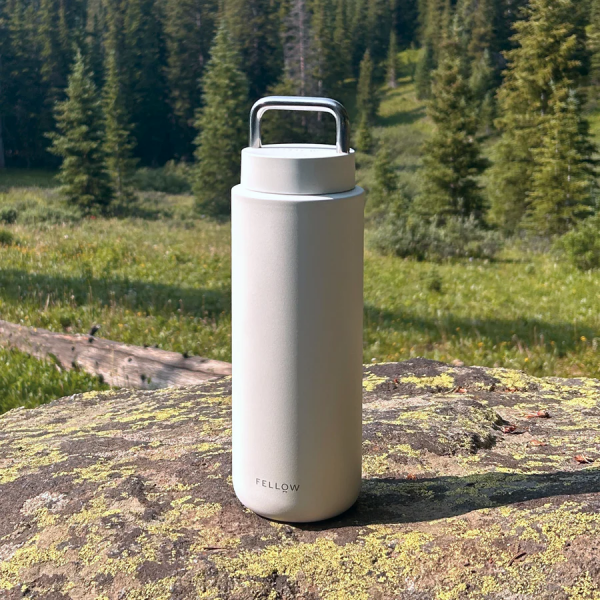 Termo Fellow Carter Carry 32 oz 4 Fellow termo, mantén tu bebida caliente o fría